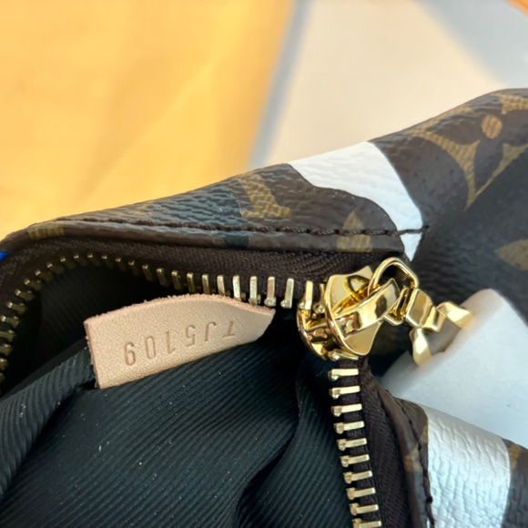 Bumbag - Picture 7 of 10